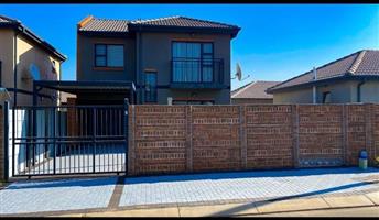 House For Sale in Alberton