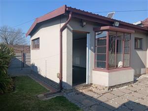 Garden Cottage Rental Monthly in Dinwiddie