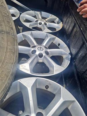 Nissan navara original alloy mags size 17 aset