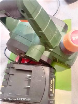 RYOBI Carpentry Accessories: HP-710 Hand Planer|Quick Battery Charger