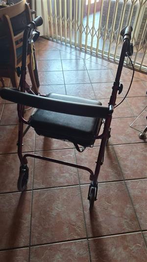 Walking frame 