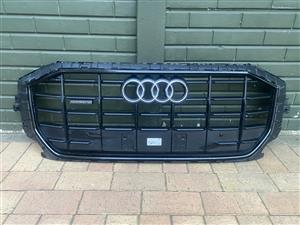 2019 AUDI Q8 RADIATOR GRILLE FOR SALE. IN PRISTINE CONDITION