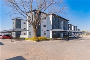Stunning 2 Bedroom Apartment in Brentwood Park, Kempton Park