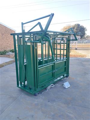 Cattle Working Crate with Neck Clamp and Scale complete
