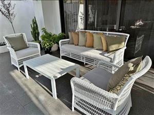 Elegant 5-Piece White Wicker Patio Set – Nearly New!