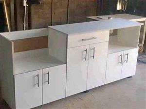 We manufacture morden cupboards,  wadrobes free delivery around soweto