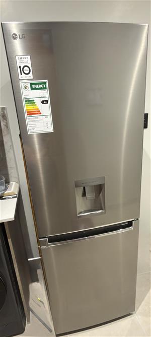 LG Fridge freezer combo 