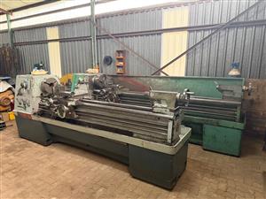 COLCHESTER 3M LATHE
