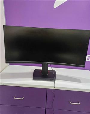 ASUS TUF GAMING 35" 100Hz CURVED