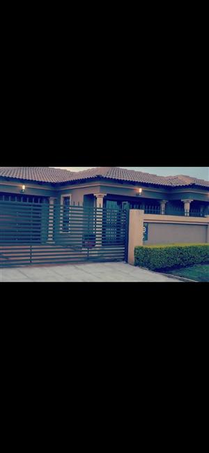 This charming 2-bedroom home offers comfortable living in a well-designed space.