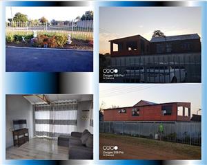 log cabin 2 bed with 144 square meter garage/ workshop Log cabin in Deneysville. 