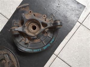 Land Rover Discovery 3 2.7 TDI rear Left stub axle for sale 