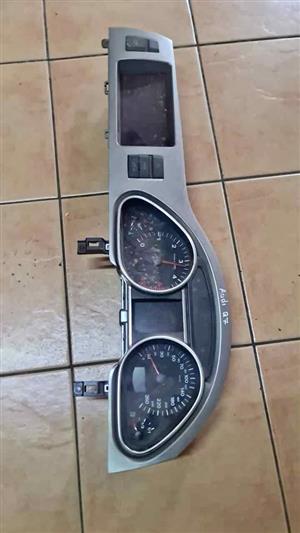 Audi Q7 cluster
