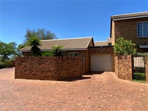 Townhouse For Sale in Highveld
