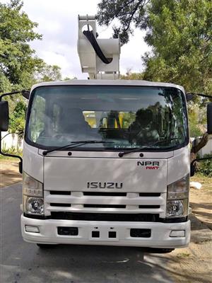 2018 Isuzu NPR400 12 METER CHERRY PICKER.