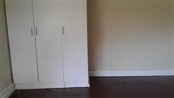 Room to rent in Kensington, very close to Eastgate mall