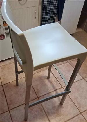 Bar stool