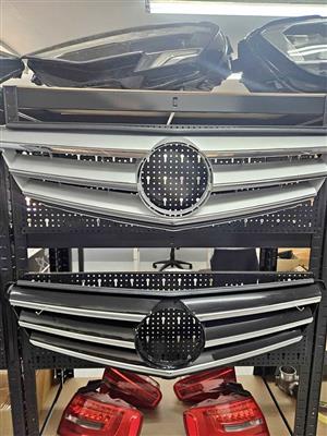 Mercedes Benz W204 Black & Silver Grille
