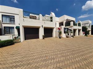 Townhouse For Sale in Kloofendal