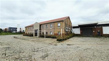 2500sqm Prime stand alone warehouse with offices to let in Corporate Park Midrand