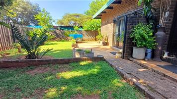 Spacious 5-Bedroom Freehold Home in Dorandia