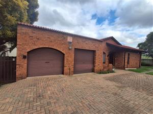 House For Sale in Glenvista