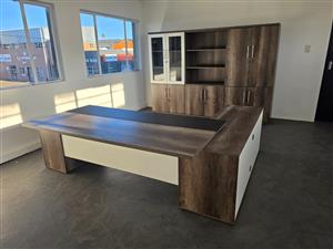 Executive office desk set