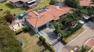 HOUSE WITH A FLAT – SEPARATE ENTRANCE, GATE & PRIVATE YARD