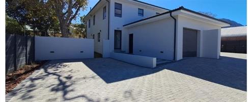 Two bedroom cottage to let in Johannesburg Sandton 