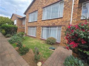 Townhouse For Sale in Mayfield Park