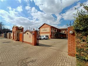 Luxury 1-Bedroom, steps from NWU