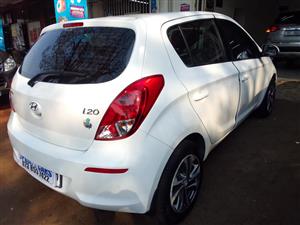 2014 HYUNDAI I20 1.4 MANUAL PETROL WHITE SPARE KEY 85.000km