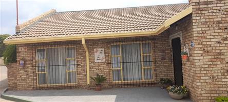 Charming 3-bedroom townhouse in Parys, perfect for family living or investment—don't miss out!