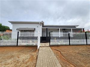 House For Sale in Beaconsfield