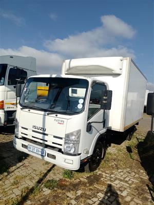 ISUZU NPR 400