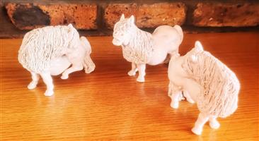 Ponies x 3 cute little ladies