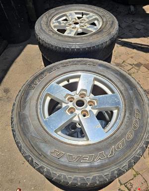 Jeep Commander Sport Mags and Tyres Call or WhatsApp 