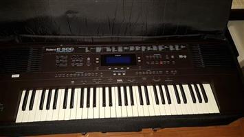 Roland E500 Keyboard on sale