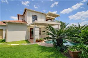 Townhouse For Sale in Randpark Ridge