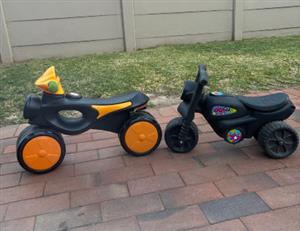 Plastic scooters x 2 black (Small)