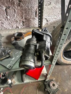 HYUNDAI H100 & KIA 2500/2700 ENGINE AND BODY PARTS AVAILABLE FOR SALE !!!!