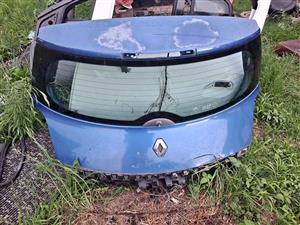 Renault megane 2 Boot lid with windscreen  Collection in Springs