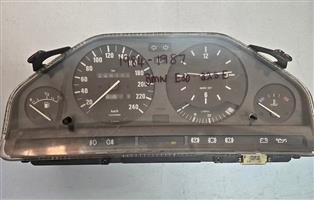 BMW E30 325 E cluster available 