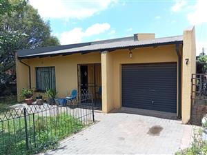 House For Sale in Bosmont