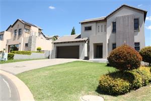 House For Sale in Blue Valley Golf Estate