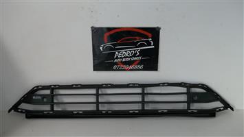 Volvo XC90 front bumper grille