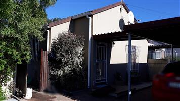 Cozy 3 Bedroom House Situated In Plumstead For Rental Junk