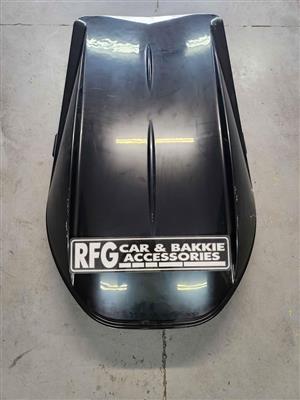 Gloss black roof box