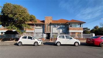 Apartment For Sale in Diep River