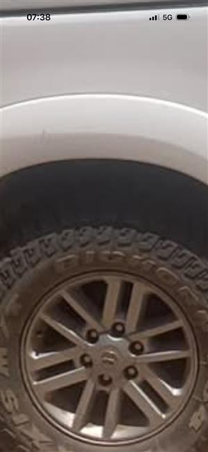 Toyota rims and tyres 265/65/17 4xrims and 5 tyres